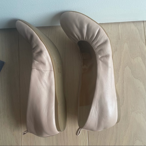 Jcrew cream flats 6.5 worn once! - Picture 3 of 6